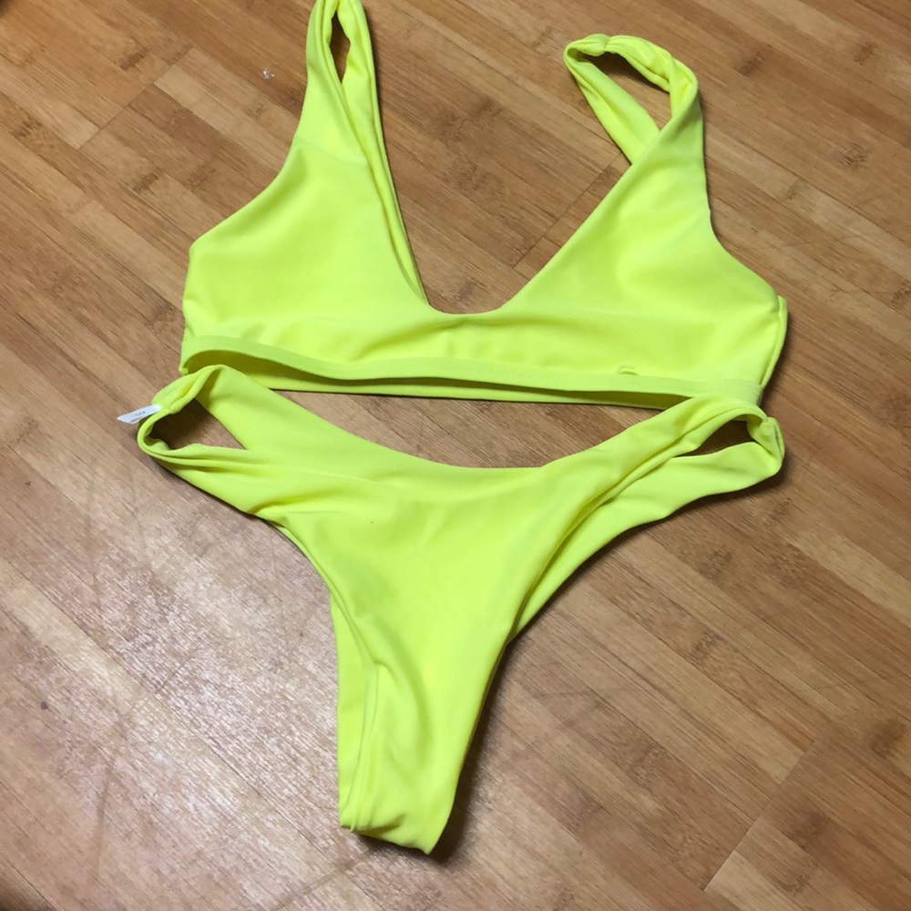 Bathing suit